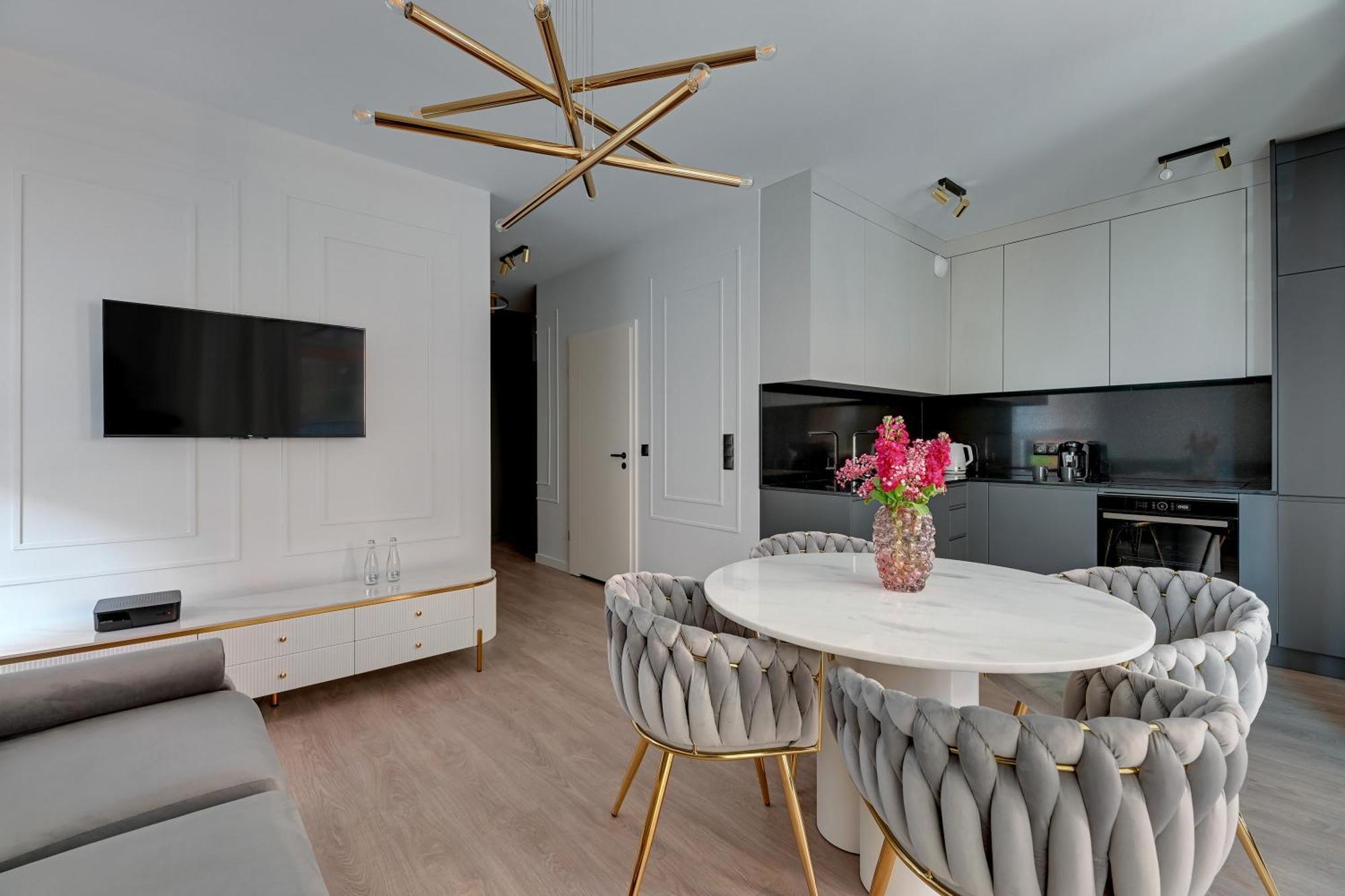 Scala 60H City Center Premium Apartments With Parking By Lion Apartments 그단스크 외부 사진